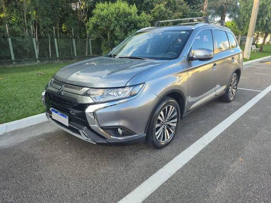 MITSUBISHI OUTLANDER 2.0 MIVEC GASOLINA HPE AUTOMÁTICO